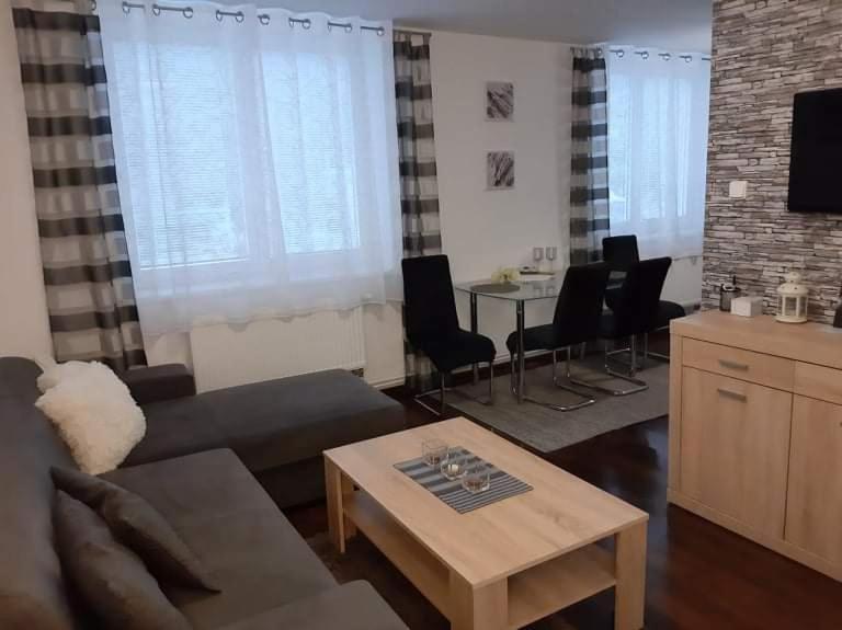 Apartman Pod Hradem ซนอยโม ภายนอก รูปภาพ